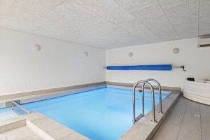 Indendørs swimmingpool