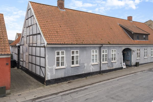 Ejendommen