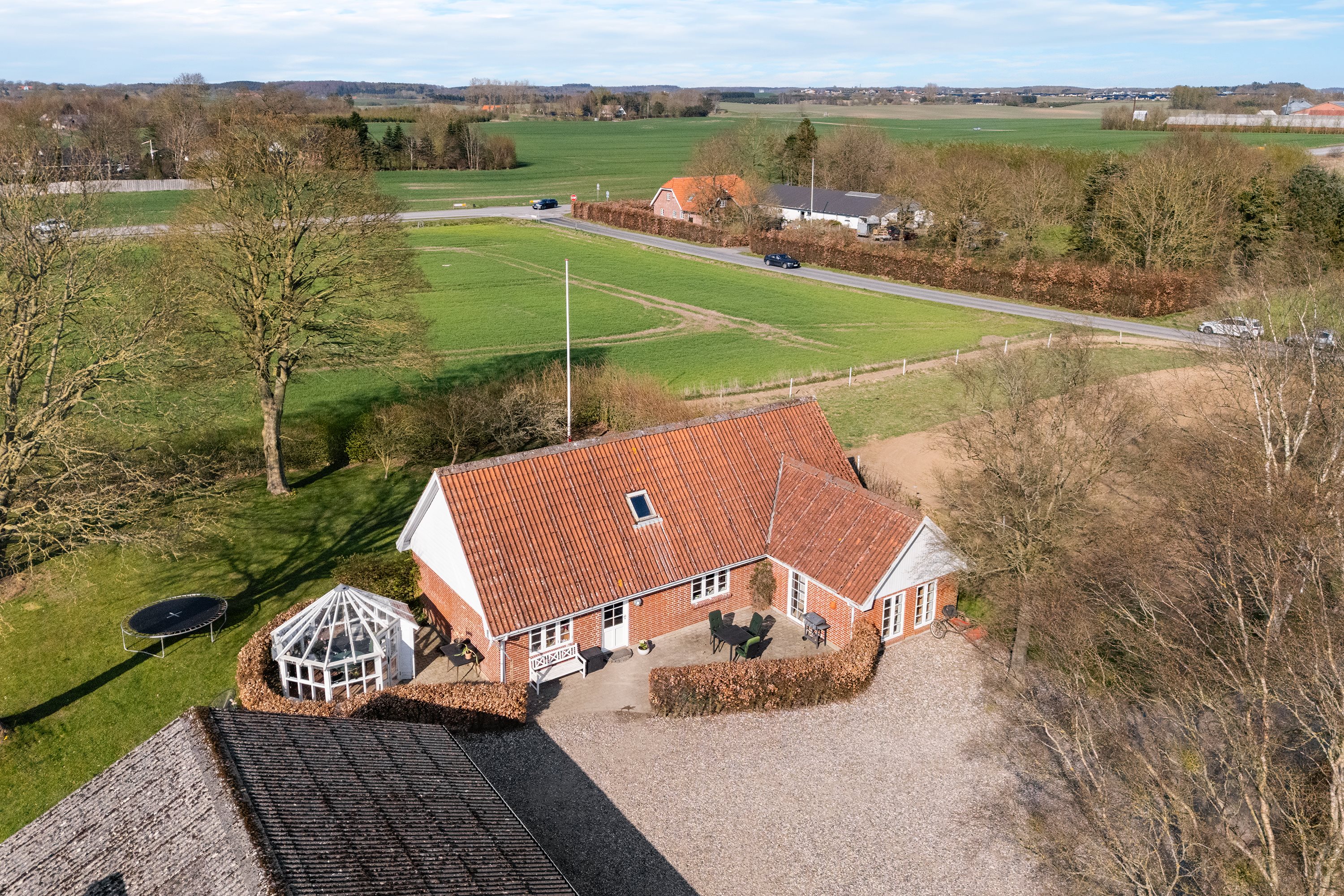 Landejendom på Sporup Kirkevej 105 8450 Hammel.