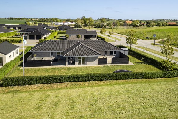 Ejendommen