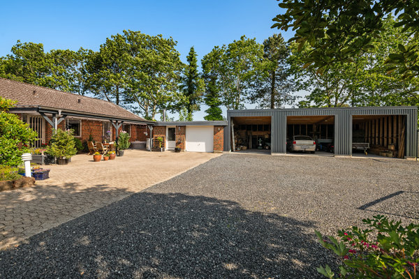Ejendommen
