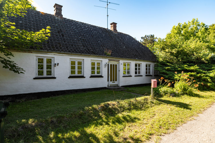 Bøstrup Strandvej 12