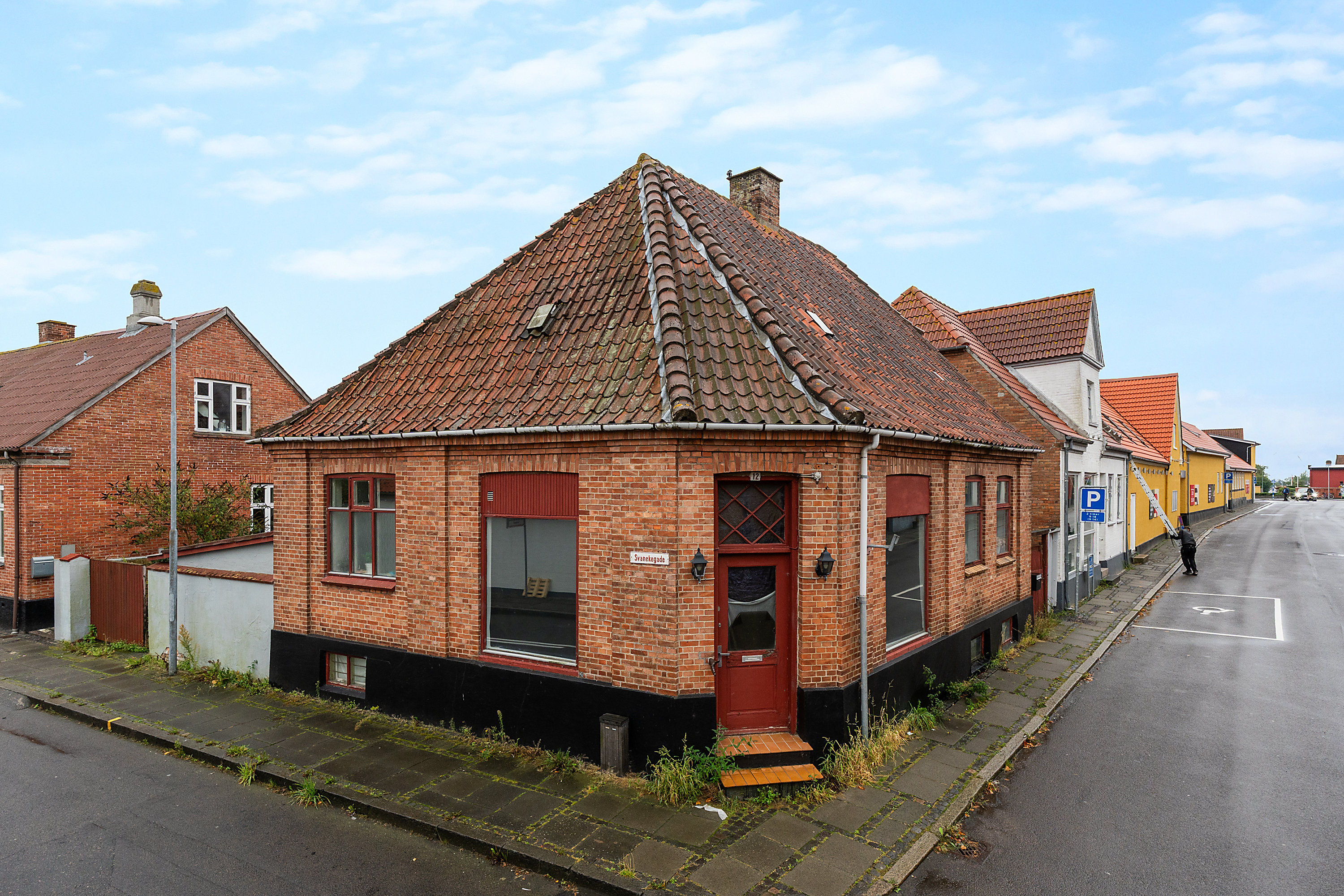 Jernbanegade 12