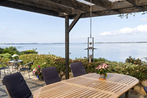 Overdækket terrasse med udsigt