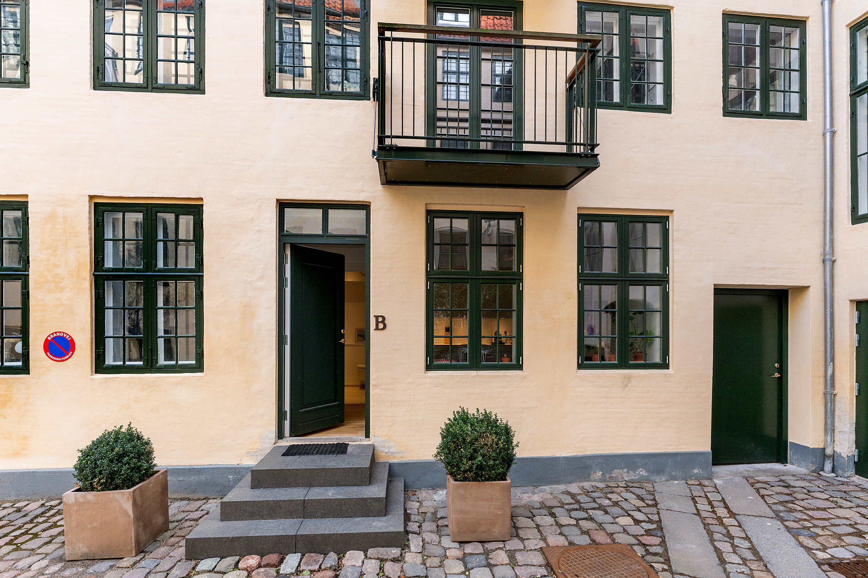 Ejerlejlighed på Kvæsthusgade 3B, 0. 1251 København K.