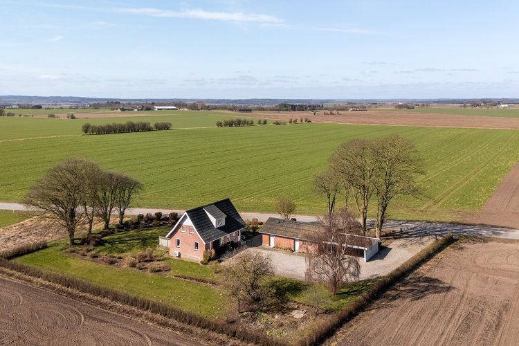 Tinghøjvej 11, Dalbyover