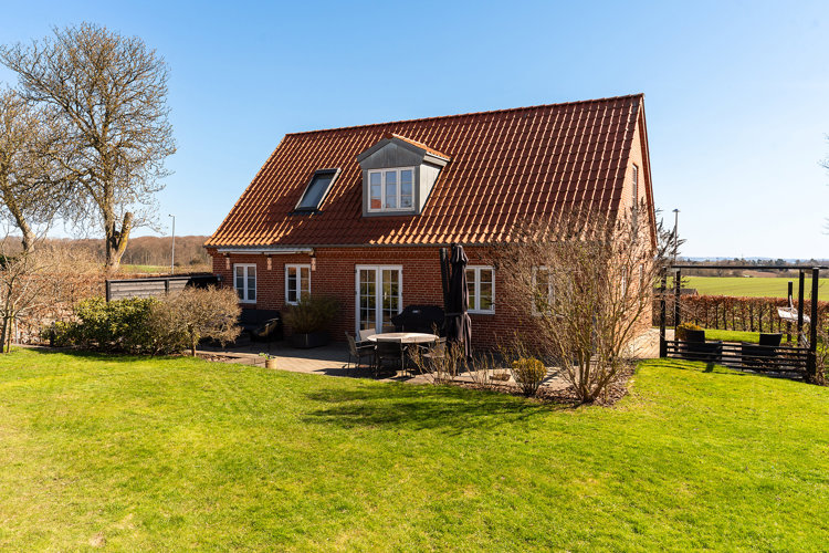 Hovmuren 3A, Elev