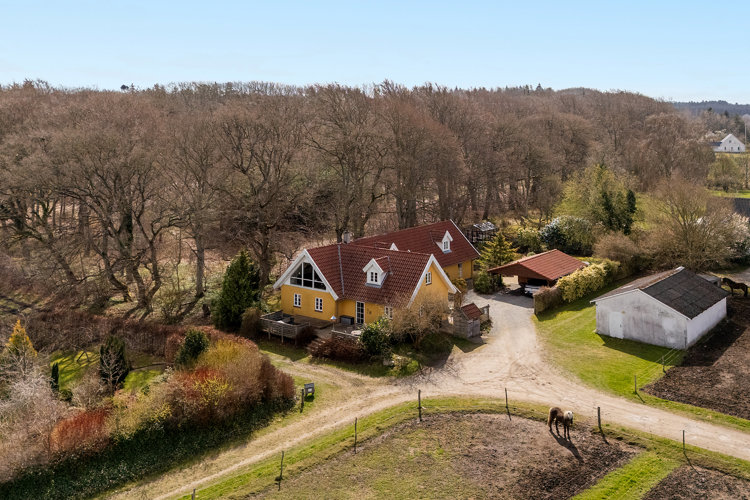 Skovstien 12, Uggelhuse