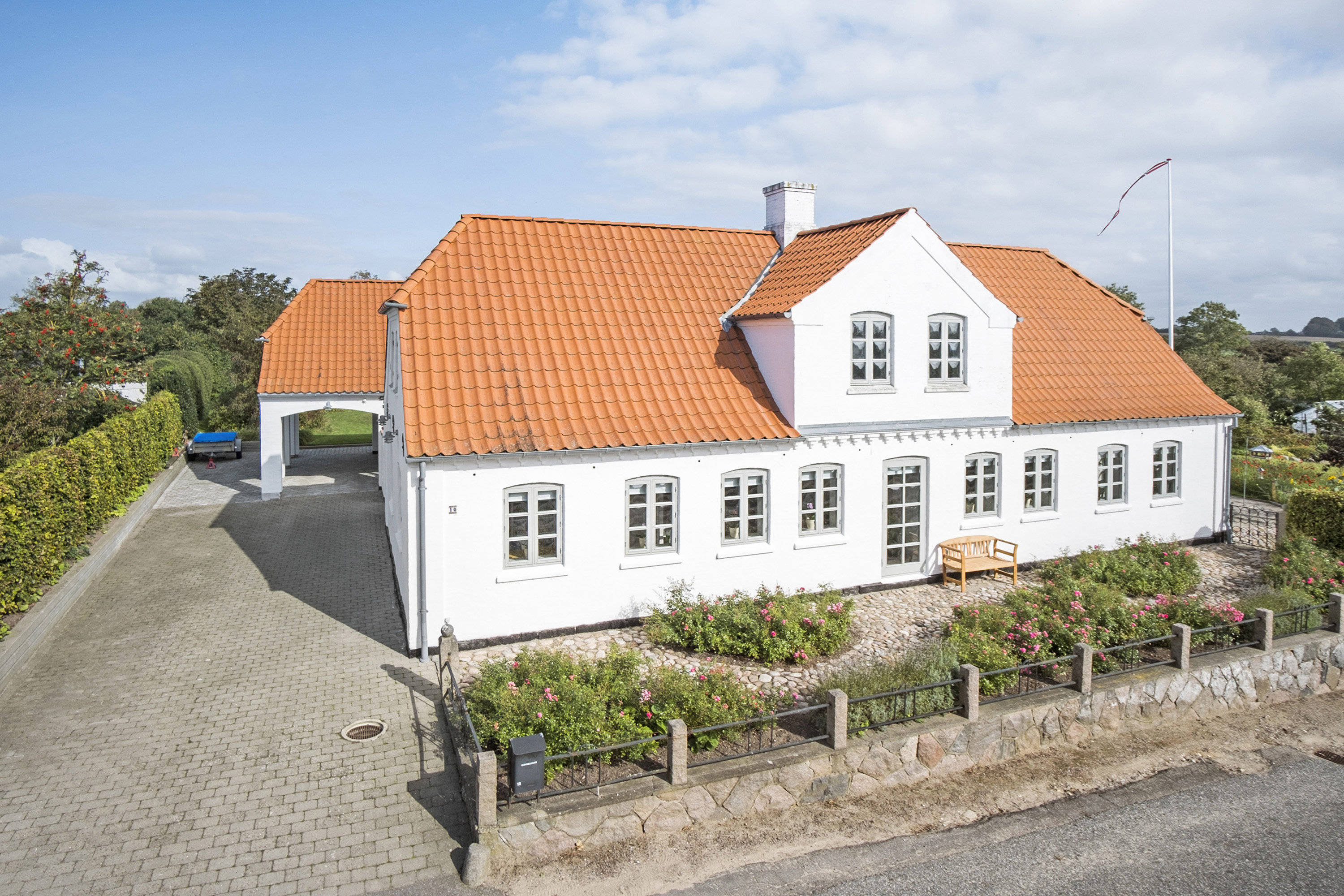 Kirkevej 10