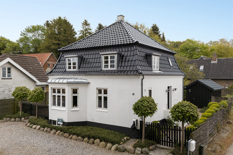 Byvejen 18