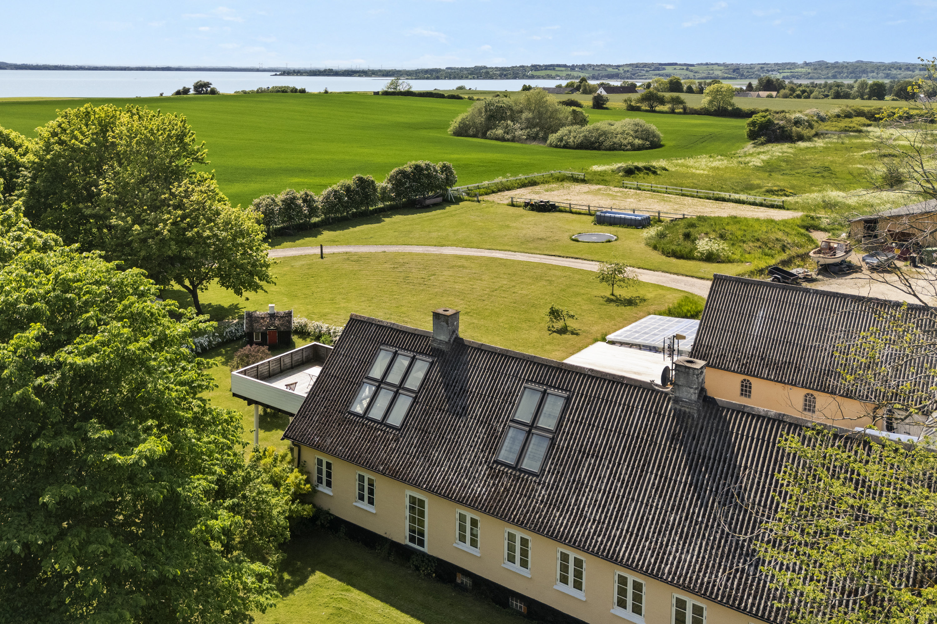 Landejendom på Assenbjergvej 8 4560 Vig.