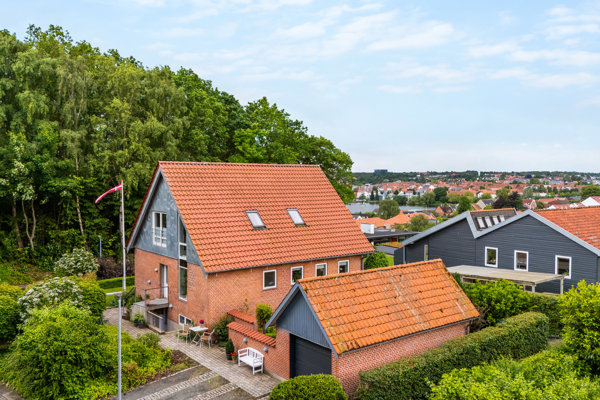 Ejendommen