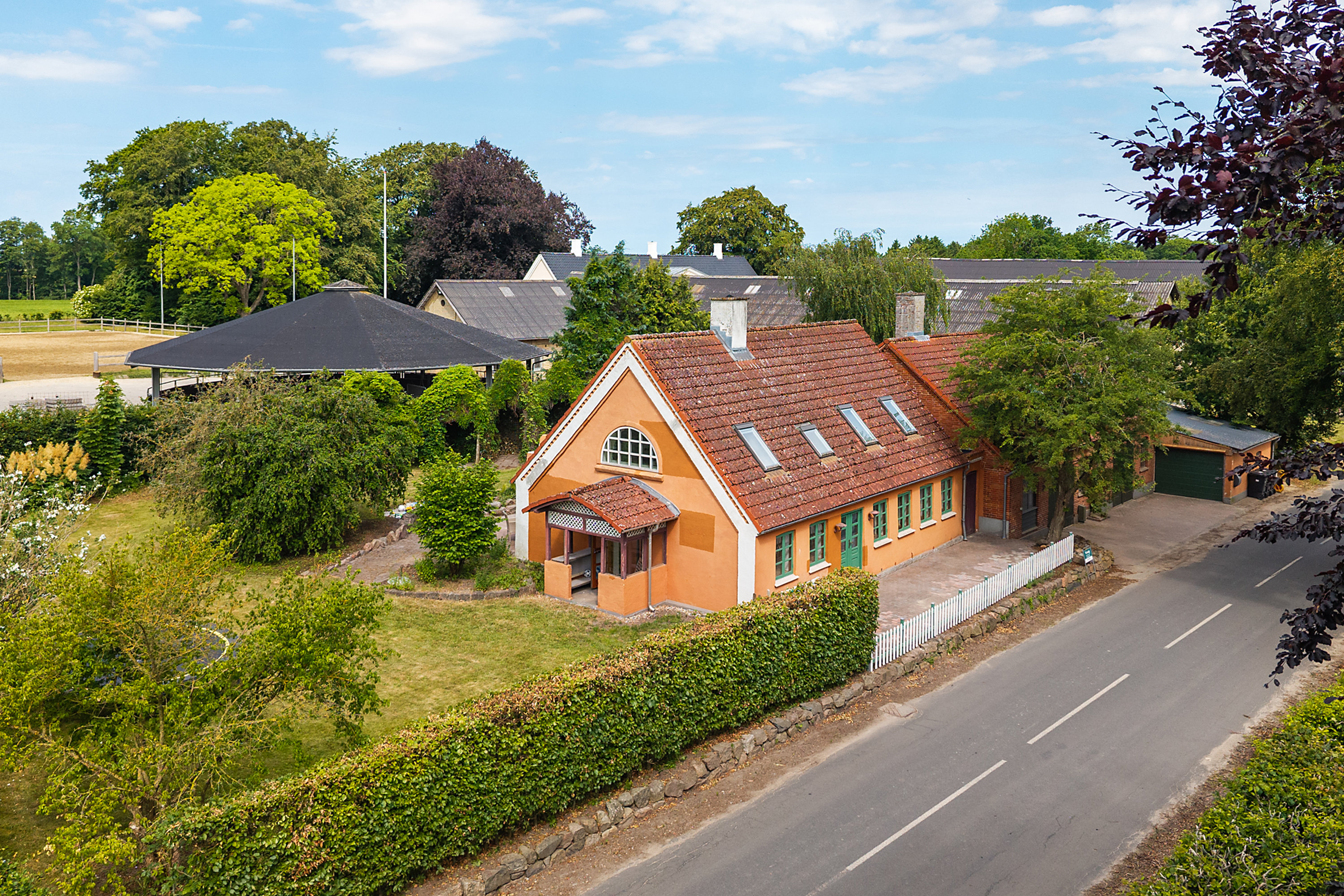 Hus, 176 m², grund 1011 m²