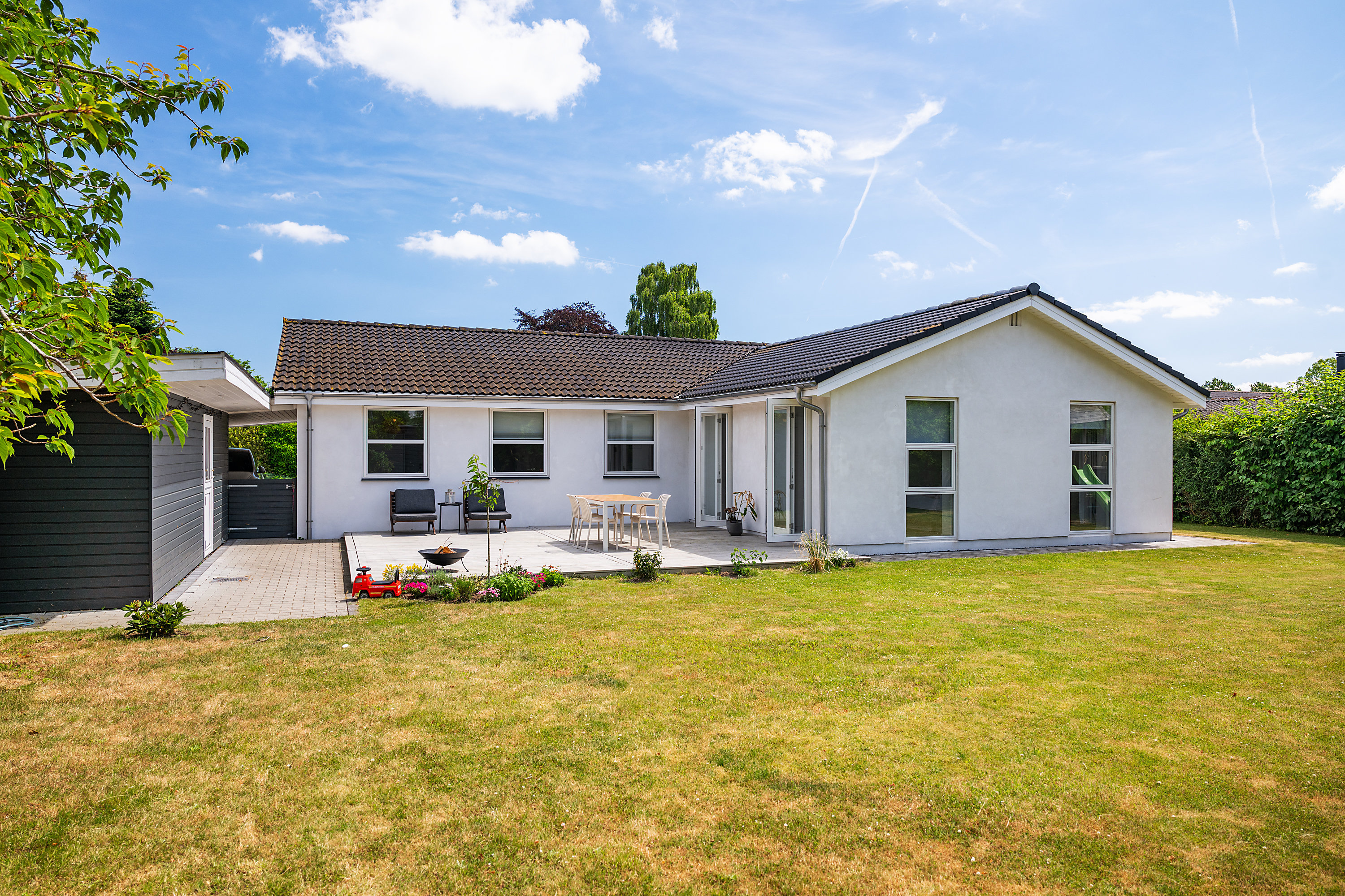 Kuća, 153 m², zemljište 812 m²