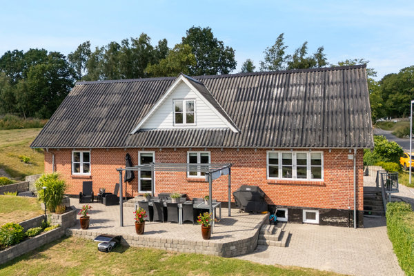 Ejendommen