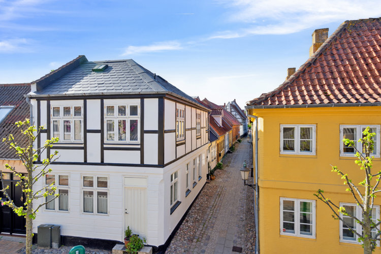 Badstuestræde 8