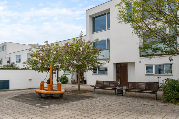 Bag facade