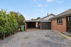 Indkørsel/carport